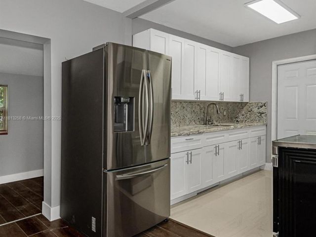 Продажа дома по адресу 1334 NW 56th St - фото 6168150