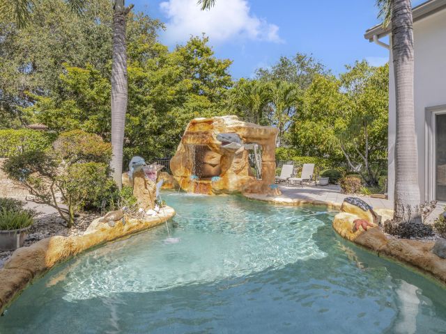 Продажа дома по адресу 6175 NW 32nd Avenue - фото 6113399