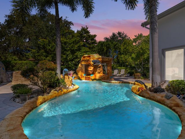 Продажа дома по адресу 6175 NW 32nd Avenue - фото 6113401