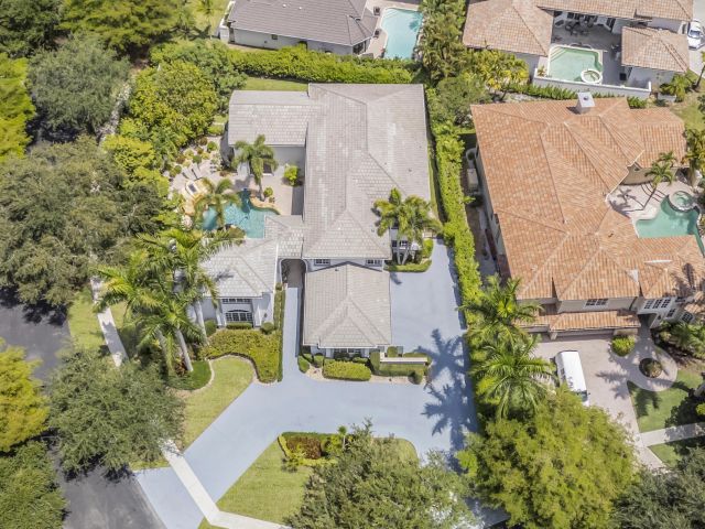 Продажа дома по адресу 6175 NW 32nd Avenue - фото 6113412