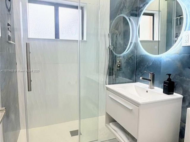 Продажа дома по адресу 3134 Carter St - фото 6097626