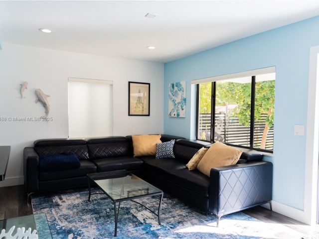 Продажа дома по адресу 3134 Carter St - фото 6097630