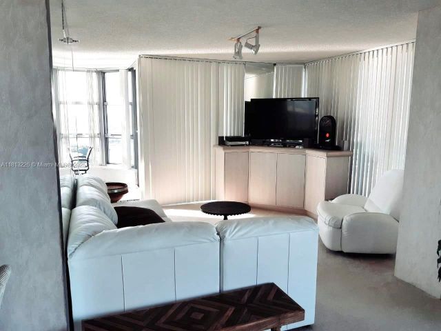 Продажа квартиры #3001 - фото 6119654