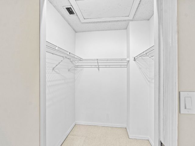 Дом в аренду по адресу 5465 Monterey Circle E - фото 6147617