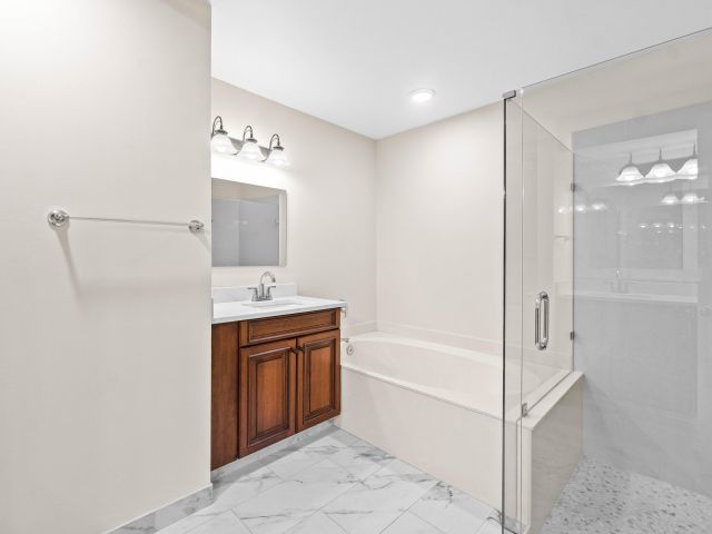 Дом в аренду по адресу 5465 Monterey Circle E - фото 6147620