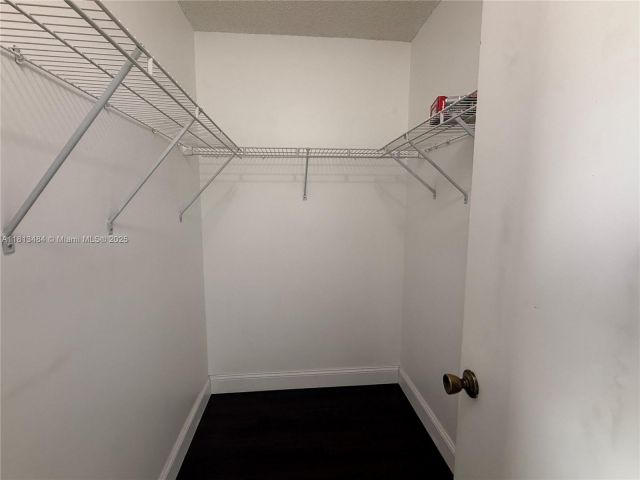 Дом в аренду по адресу 17432 SW 140th Ct - фото 6099732