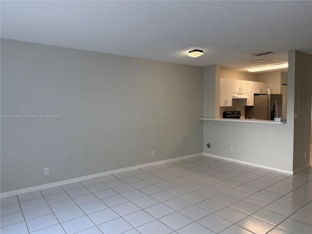 Дом в аренду по адресу 17432 SW 140th Ct - фото 6099740