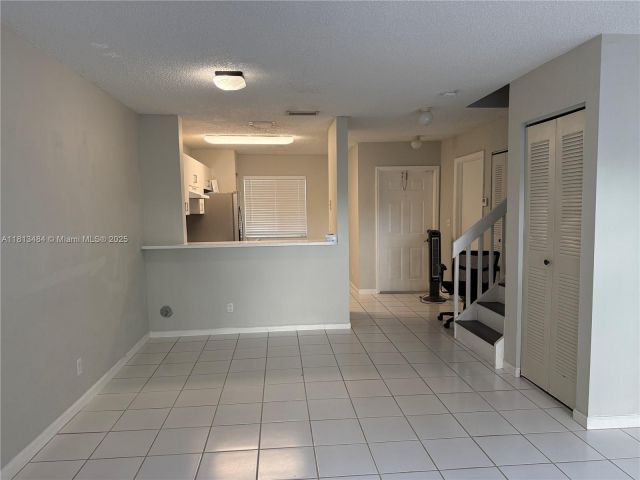 Дом в аренду по адресу 17432 SW 140th Ct - фото 6099744