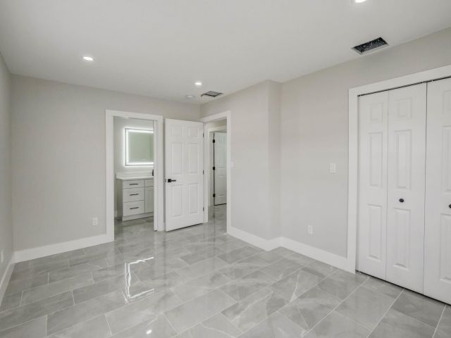 Продажа дома по адресу 520 SW 13th Pl - фото 6115323