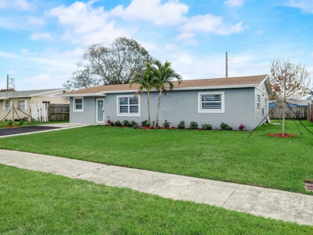 Продажа дома по адресу 520 SW 13th Pl - фото 6115340