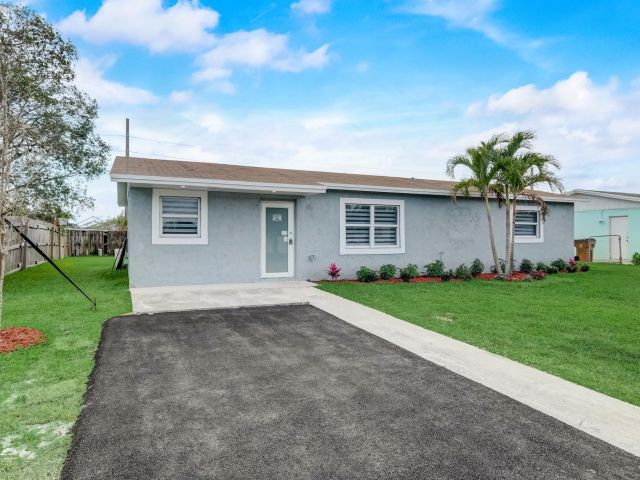 Продажа дома по адресу 520 SW 13th Pl - фото 6115341