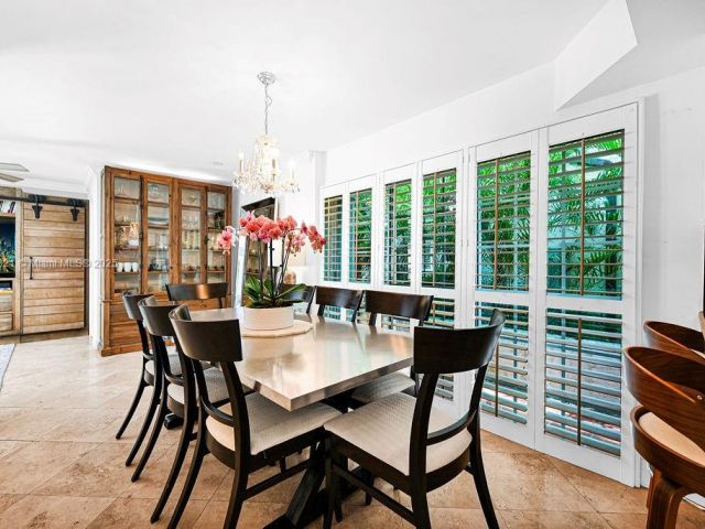 Продажа дома по адресу 1450 Ortega Avenue - фото 6158630