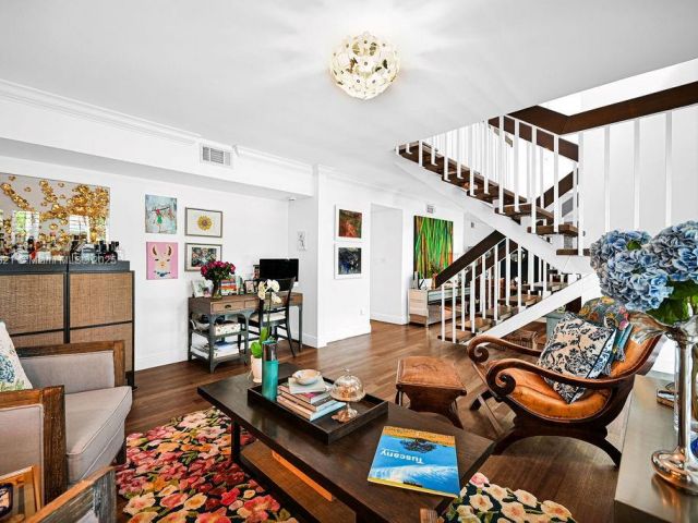 Продажа дома по адресу 1450 Ortega Avenue - фото 6158641