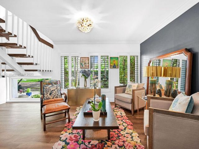 Продажа дома по адресу 1450 Ortega Avenue - фото 6158644