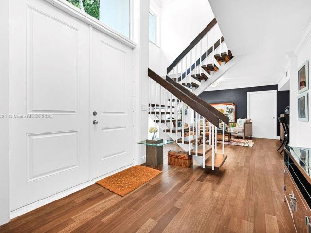 Продажа дома по адресу 1450 Ortega Avenue - фото 6158645