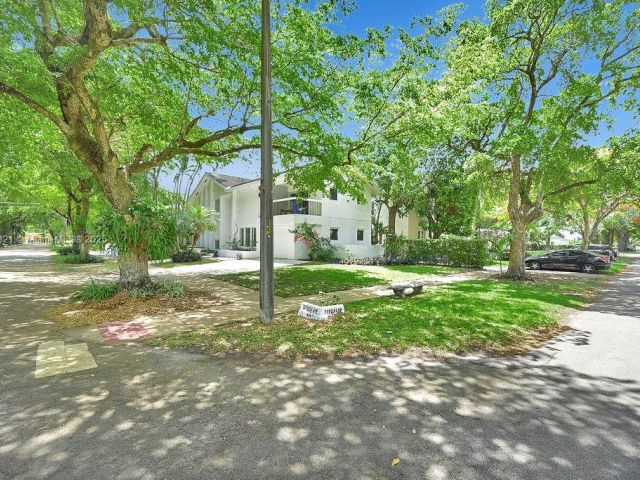 Продажа дома по адресу 1450 Ortega Avenue - фото 6158646