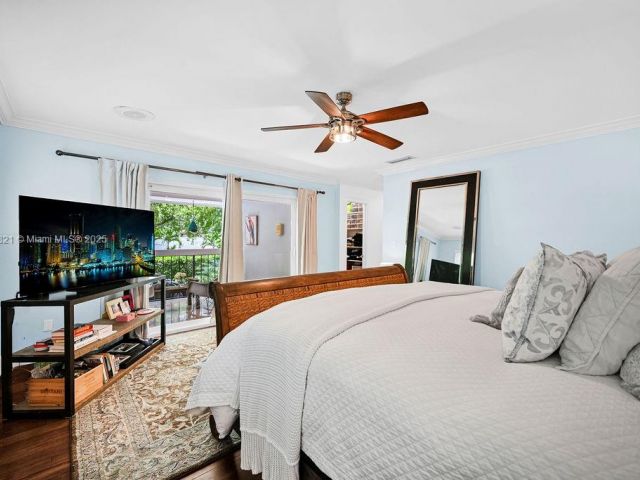 Продажа дома по адресу 1450 Ortega Avenue - фото 6158652