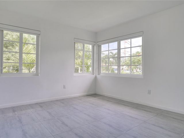 Продажа дома по адресу 1201 S Biscayne Point Rd - фото 6121282