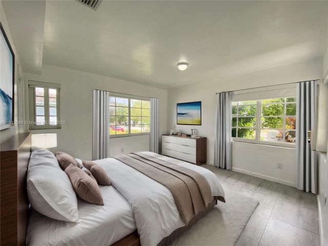 Продажа дома по адресу 1201 S Biscayne Point Rd - фото 6121291