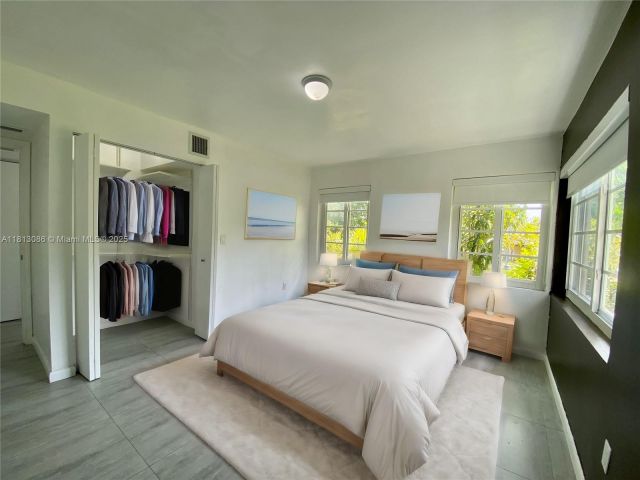 Продажа дома по адресу 1201 S Biscayne Point Rd - фото 6121292