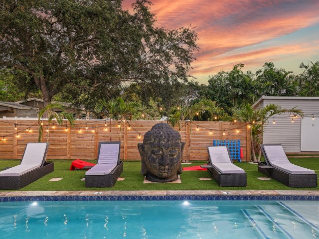 Продажа дома по адресу 1646 NE 3rd Avenue - фото 6110635