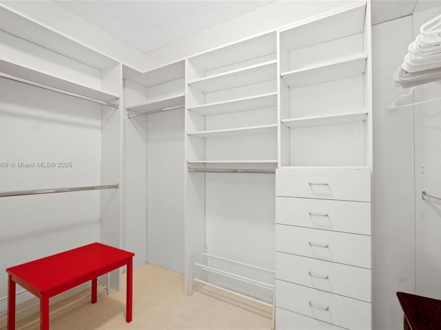 Продажа квартиры #707 - фото 6106111