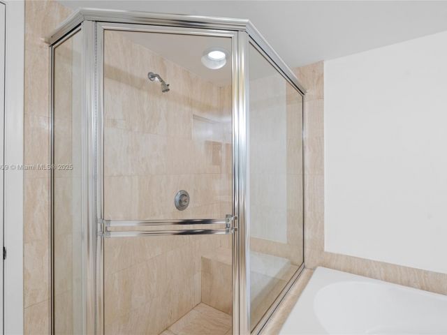 Продажа квартиры #707 - фото 6106113