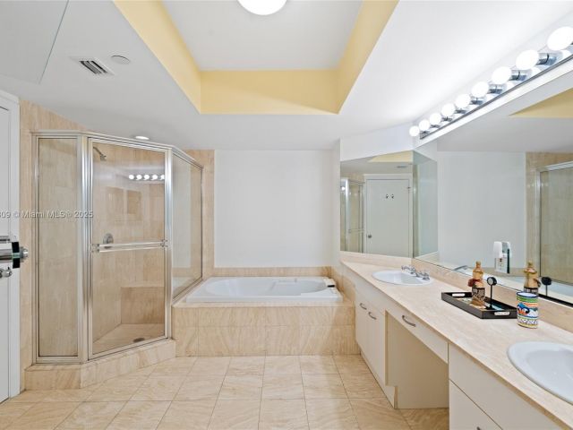 Продажа квартиры #707 - фото 6106114