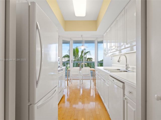 Продажа квартиры #707 - фото 6106119