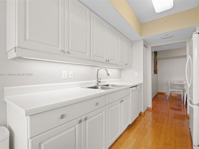 Продажа квартиры #707 - фото 6106120