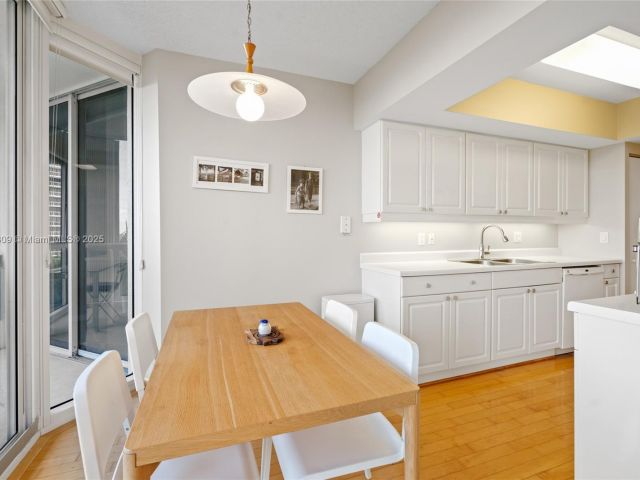 Продажа квартиры #707 - фото 6106123