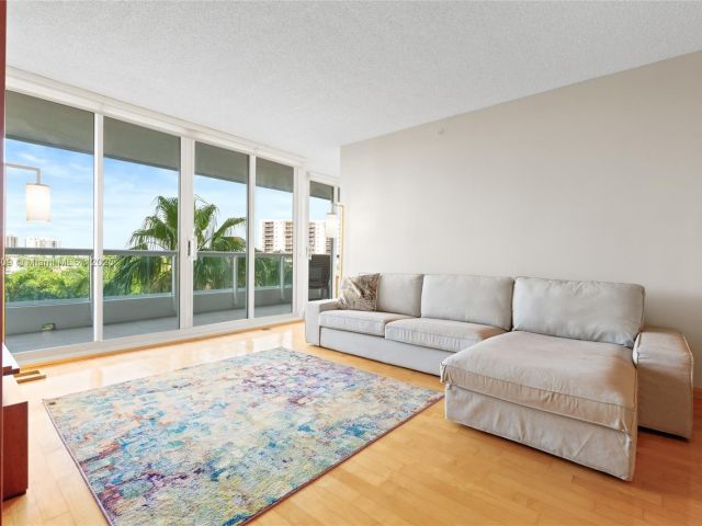 Продажа квартиры #707 - фото 6106125