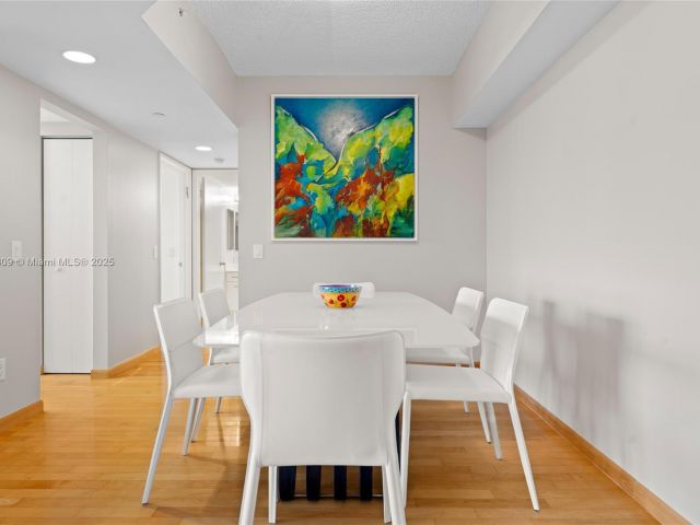 Продажа квартиры #707 - фото 6106126