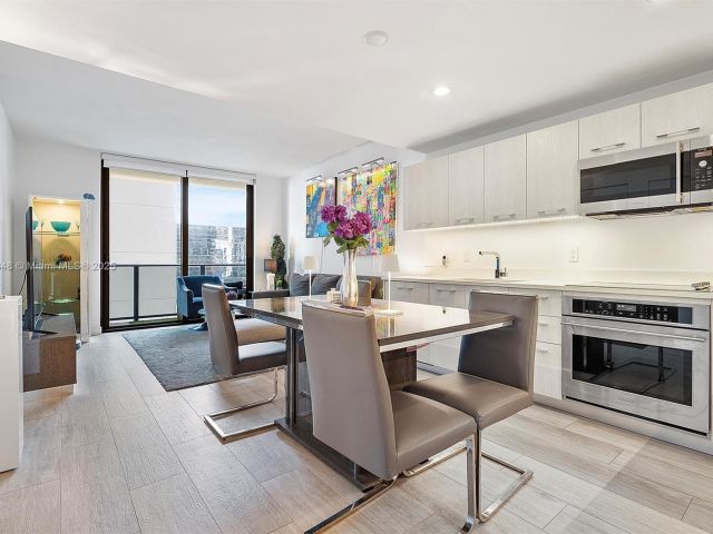 Продажа квартиры #1510 - фото 6102017