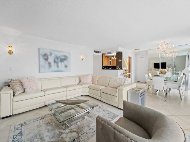 Продажа квартиры #626 - фото 6107737