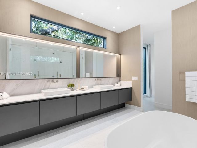 Продажа дома по адресу 4010 Park Ave - фото 6148468