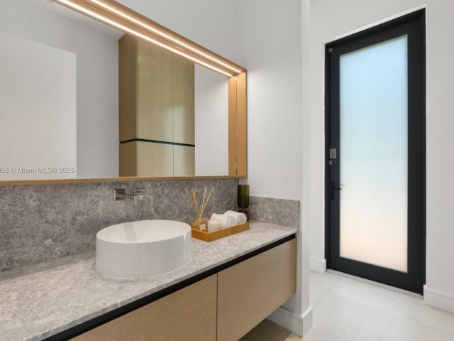 Продажа дома по адресу 4010 Park Ave - фото 6148473