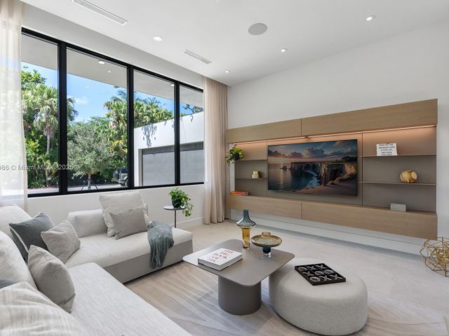 Продажа дома по адресу 4010 Park Ave - фото 6148474