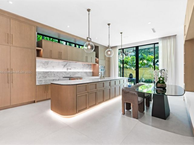 Продажа дома по адресу 4010 Park Ave - фото 6148481