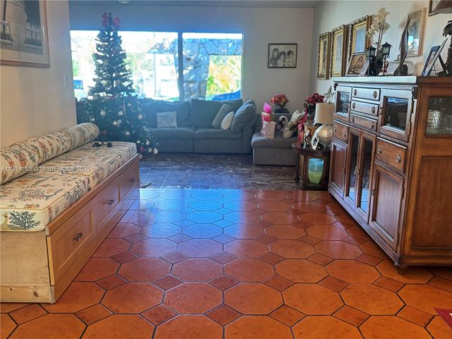 Продажа дома по адресу 220 NW 130th Ave - фото 6110112