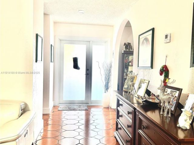 Продажа дома по адресу 220 NW 130th Ave - фото 6110114