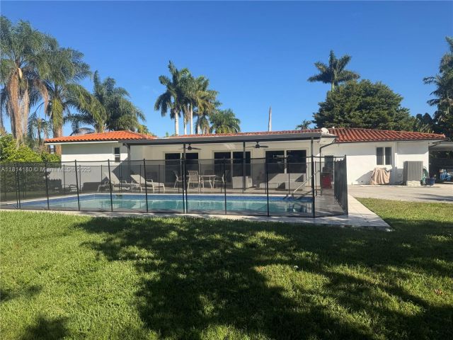 Продажа дома по адресу 220 NW 130th Ave - фото 6110118