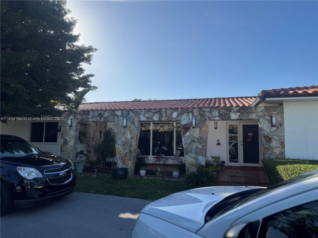 Продажа дома по адресу 220 NW 130th Ave - фото 6110119