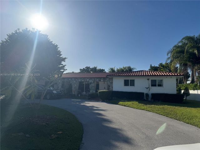 Продажа дома по адресу 220 NW 130th Ave - фото 6110120