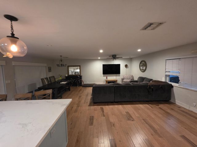 Продажа дома по адресу 1260 SW 17th Street - фото 6163277