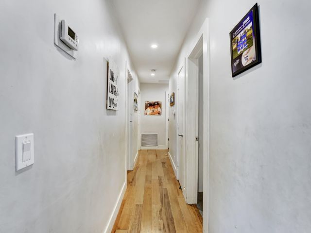 Продажа дома по адресу 1260 SW 17th Street - фото 6216380