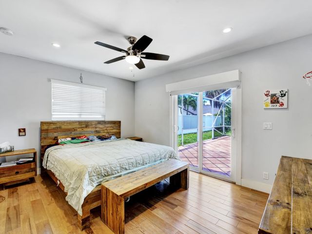 Продажа дома по адресу 1260 SW 17th Street - фото 6216388