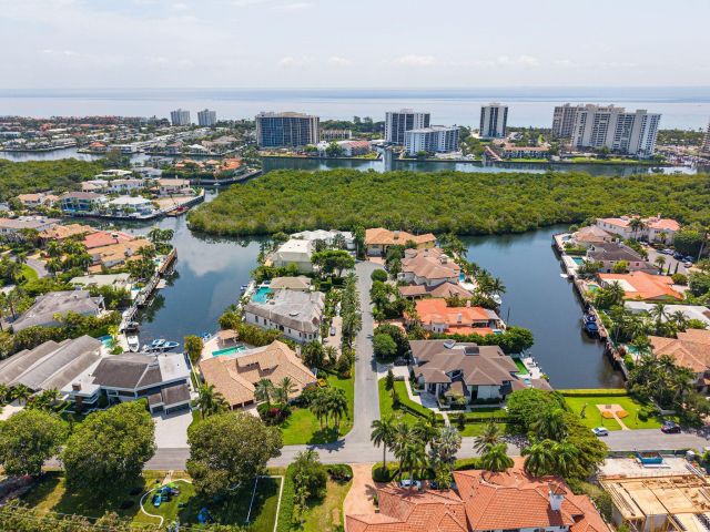 Продажа дома по адресу 4700 Sanctuary Lane - фото 6814565