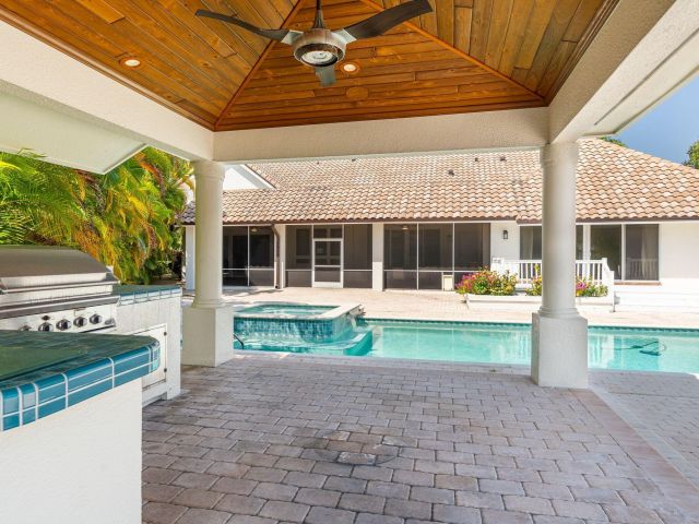 Продажа дома по адресу 4700 Sanctuary Lane - фото 6814568