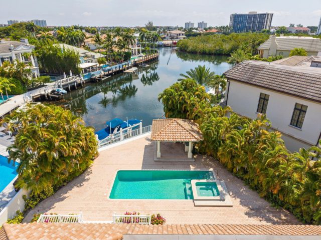 Продажа дома по адресу 4700 Sanctuary Lane - фото 6814571